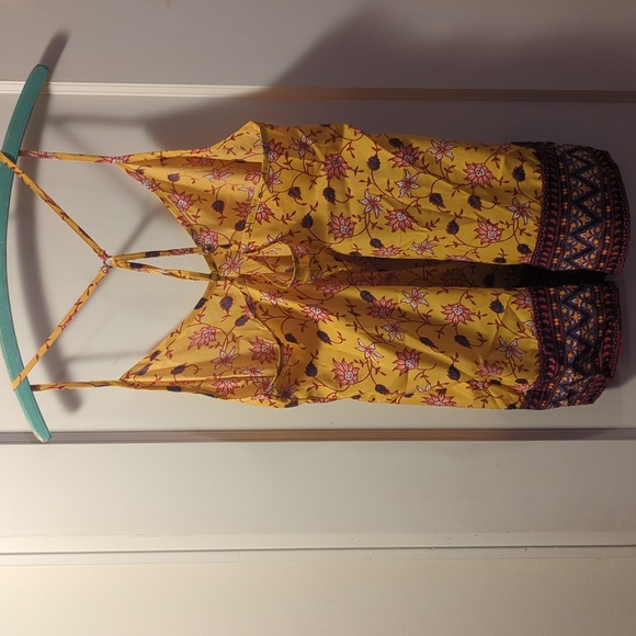 Hollister Spaghetti Strap Top SZ XL Like New - Picture 2 of 4